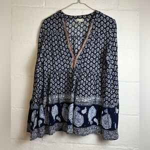Altar’d State Woman’s Boho Casual Long Sleeve VNeck Printed Blouse Size Small